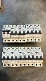 Aeg 2p aardlekautomaten 30ma b/c16, Doe-het-zelf en Verbouw, Elektra en Kabels, Ophalen of Verzenden, Zo goed als nieuw, Overige typen