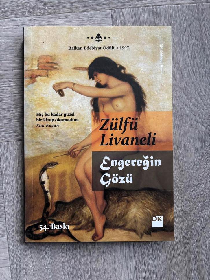 Engereğin Gözü - Zülfü Livaneli (Turkse roman), Boeken, Romans, Zo goed als nieuw, Wereld overig, Ophalen of Verzenden