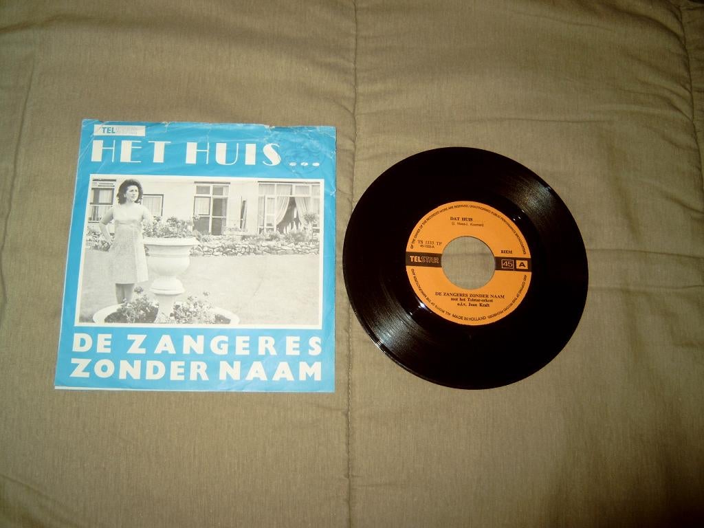 12 singles De Zangeres Zonder Naam te koop (2), Ophalen of Verzenden, Gebruikt, 7 inch, Levenslied of Smartlap
