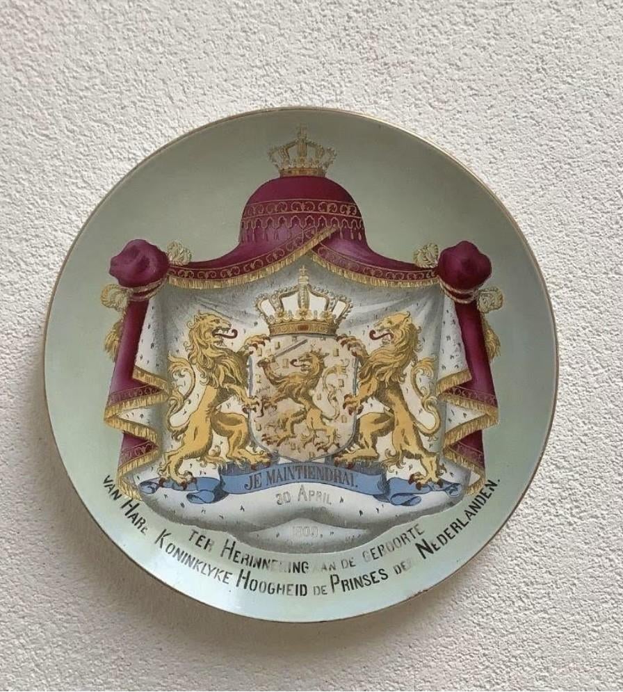 Uniek! wandbord geboorte Juliana in 1909 + Wilhelmina glazen, Verzamelen, Koninklijk Huis en Royalty, Ophalen of Verzenden, Gebruikt