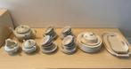 Antiek 12 pers. thee en ontbijtservies van Mosa porselein., Ophalen of Verzenden, Zo goed als nieuw, Overige stijlen, Porselein
