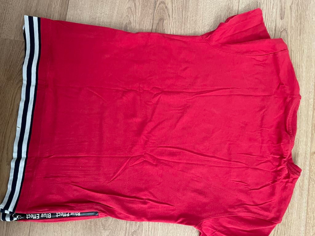 Rood T-shirt maat 164 met 'Feel Good' opdruk, Kinderen en Baby's, Kinderkleding | Maat 164, Ophalen of Verzenden, Zo goed als nieuw