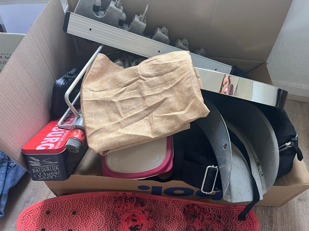 Doos vol rommelmarktspullen voor jaarmarkt of koningsdag, Ophalen, Gebruikt