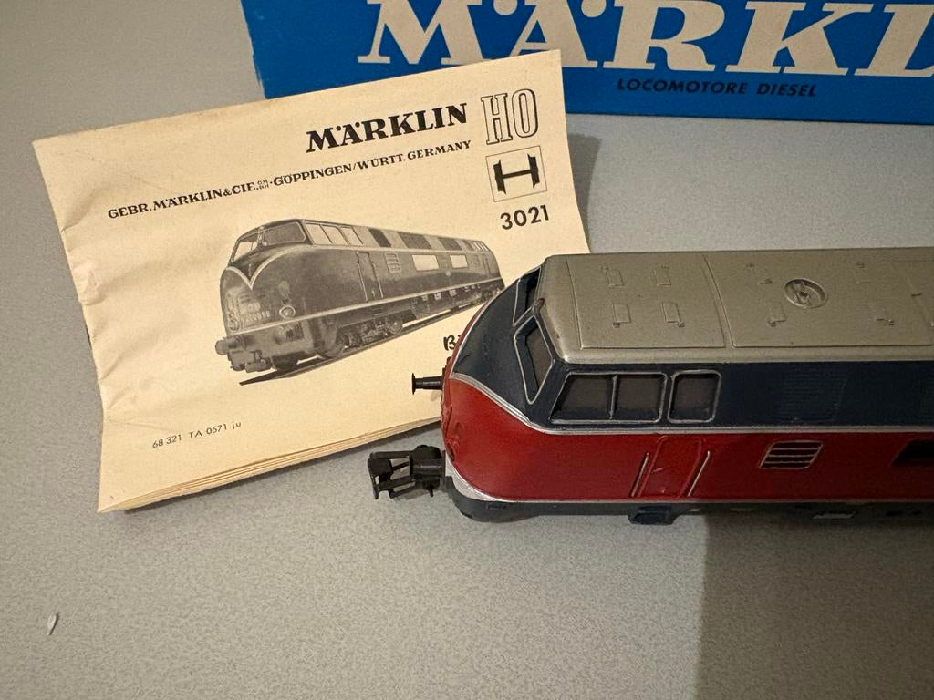 Märklin Dieselloc 3021 in prima staat, getest, met OVP, Wisselstroom, Gebruikt, Locomotief, Ophalen of Verzenden