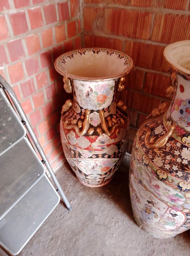 Grote Oosterse Vaas met Rijke Decoratie, Ophalen