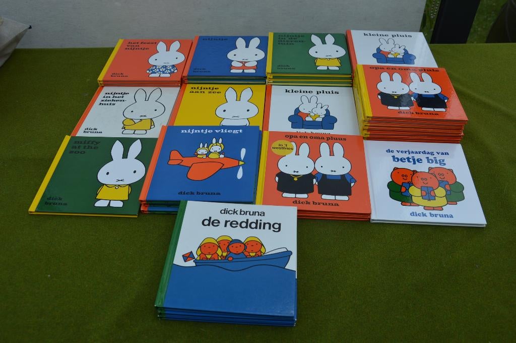 37 vierkanten Nijntje boekjes Dick Bruna: Betje Big, Pien en, Ophalen of Verzenden, Gelezen, Dick Bruna, 3 tot 4 jaar