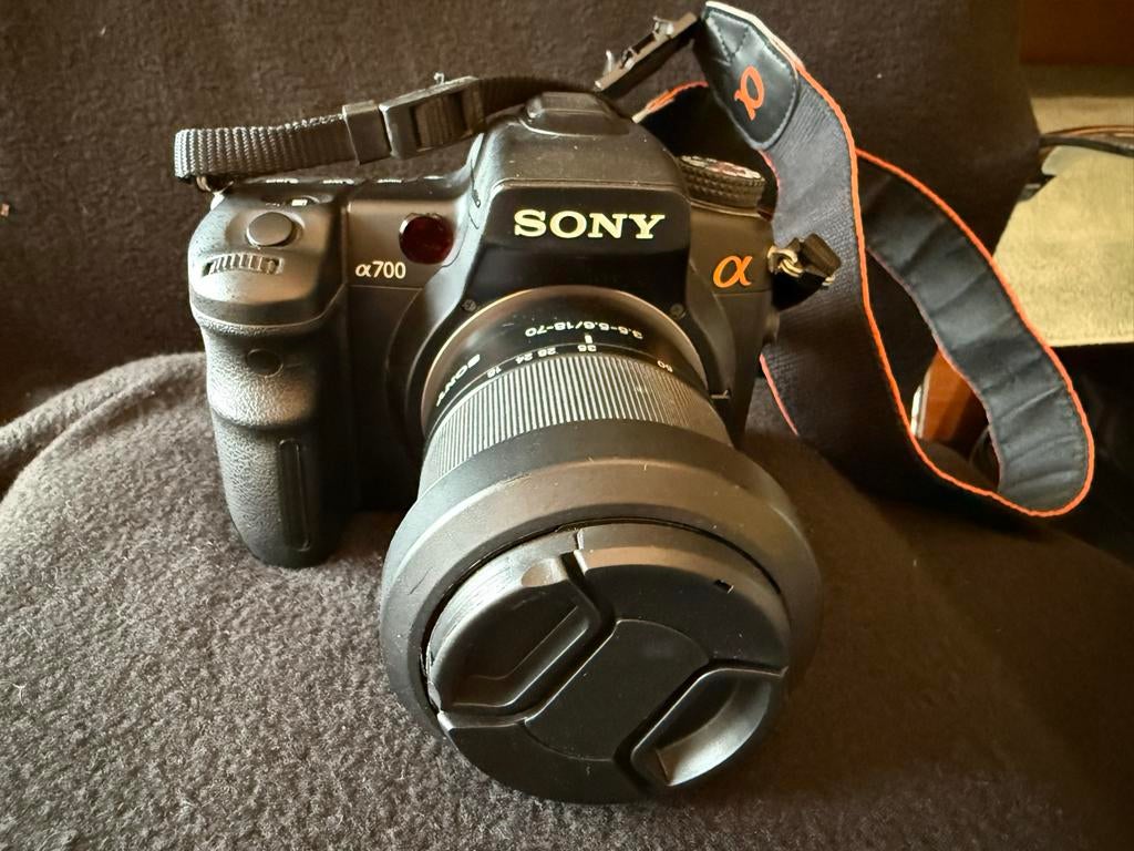 Sony Alpha 700 met originele Sony lens DSLR-A700, Gebruikt, Spiegelreflex, Ophalen of Verzenden, 4 t/m 7 keer