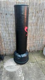 Bokszak met voet, Ophalen