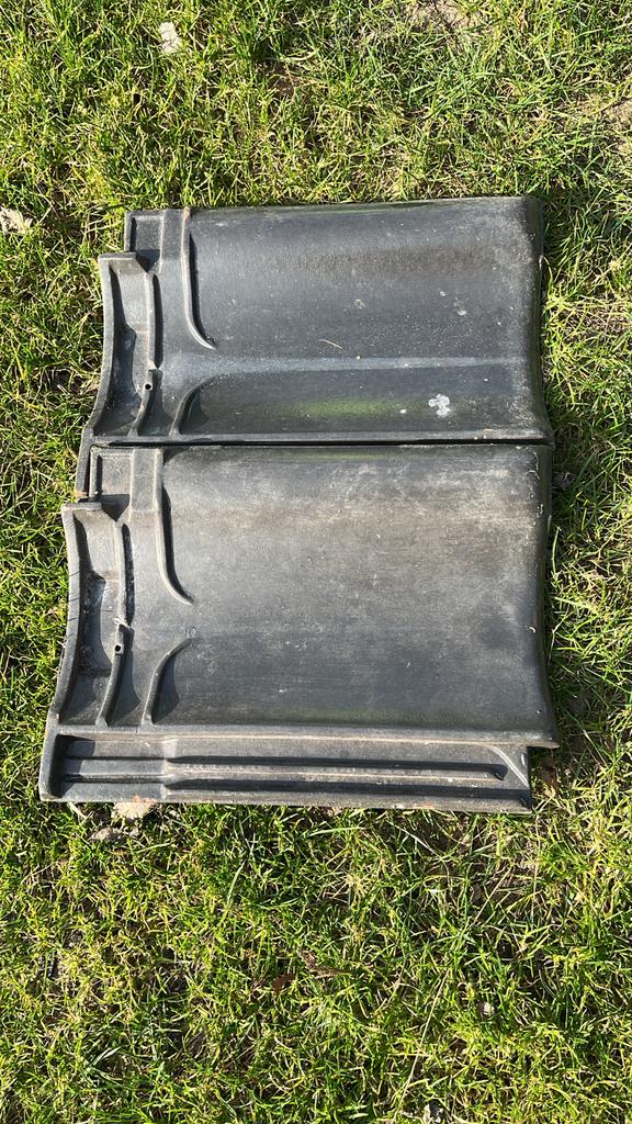 Partij dakpannen 125 stuks koramic VHV leikleur mat, Ophalen, Gebruikt, Steen of Klei, Zwart