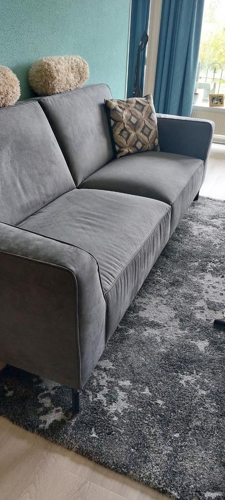 Comfortabele 2.5-zits bank van microleder, Huis en Inrichting, Banken | Bankstellen, Ophalen, Overige materialen, Gebruikt, Driepersoons