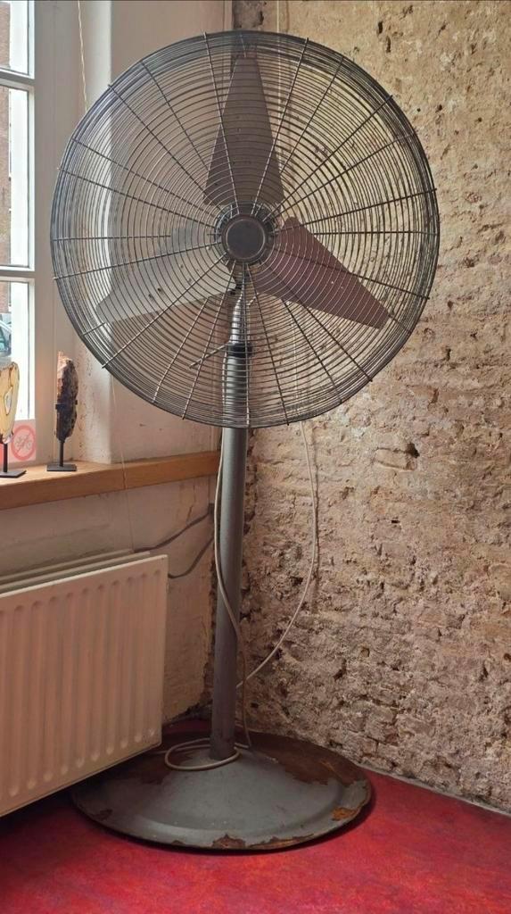 Grote Industriële Ventilator  Verstelbaar, Witgoed en Apparatuur, Ventilatoren, Statiefventilator, Ophalen