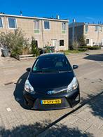 Toyota Yaris 1.5 Full Hybrid CVT 5DR 2013 Zwart, Auto's, Euro 5, 74 pk, 4 cilinders, Parkeersensor