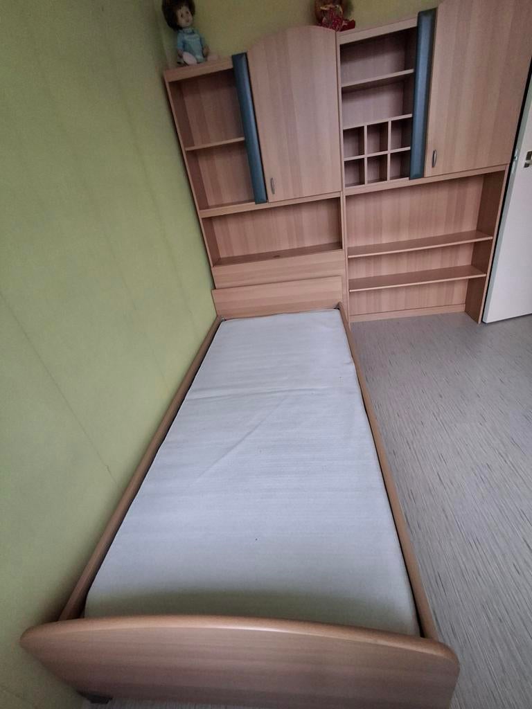 Eenpersoonsslaapkamer, bed/ledikant, diverse kasten beuken, Ophalen, 90 cm, Eenpersoons, Zo goed als nieuw