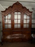 Antieke noten kast in prachtige staat, Antiek en Kunst, Antiek | Meubels | Kasten, Ophalen