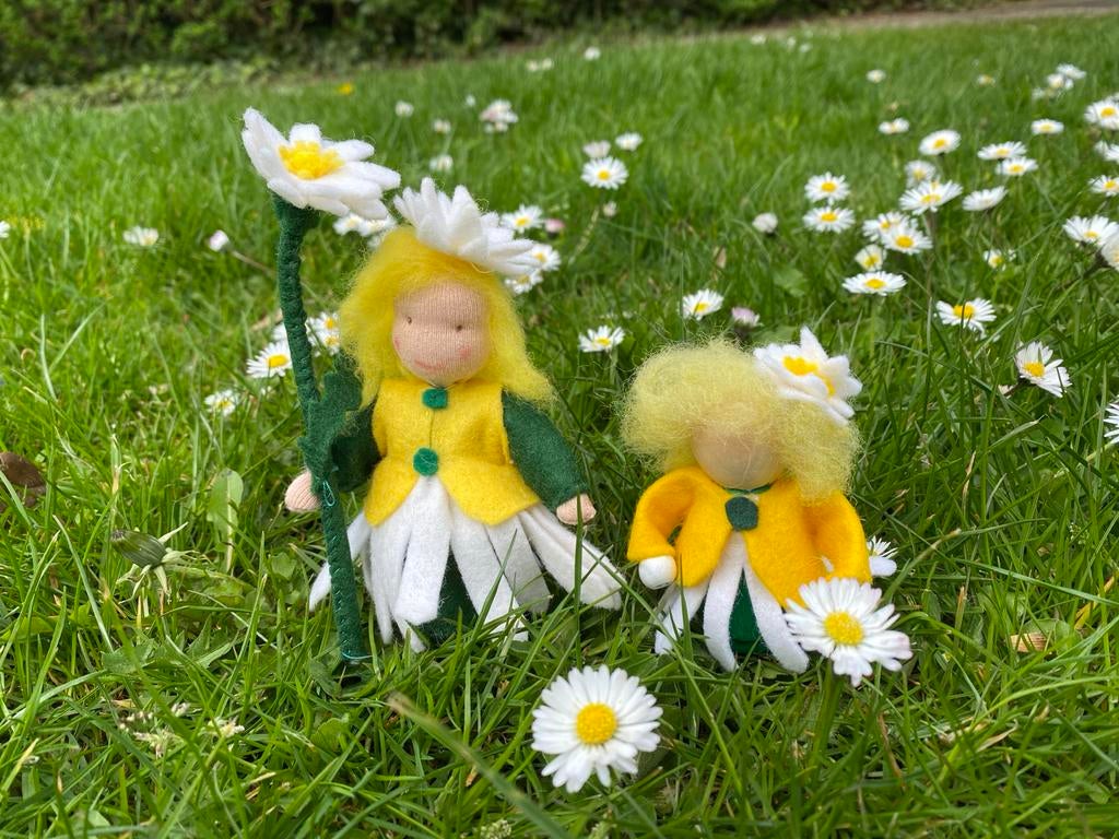 Handgemaakte Madeliefje Popje Waldorf Wolvilt Seizoenstafel, Ophalen of Verzenden, Nieuw, Overige typen