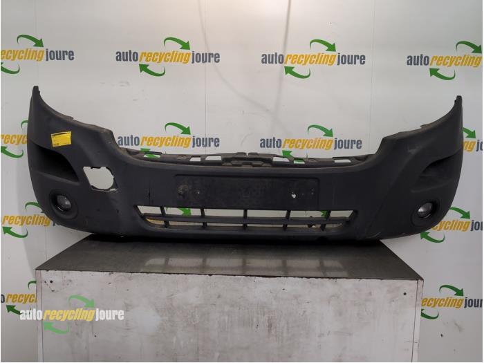 Voorbumper van een Renault Master, Gebruikt, -, Renault, -