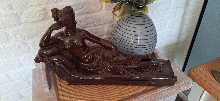 Vrouw  Liggende Galapé, Antiek en Kunst, Kunst | Beelden en Houtsnijwerken, Ophalen