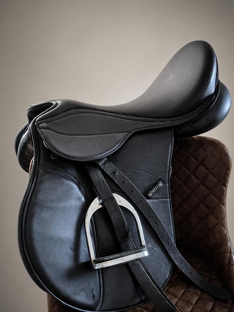 Norton pro veelzijdigheidszadel  18 inch medium boom, Dieren en Toebehoren, Ophalen, Gebruikt