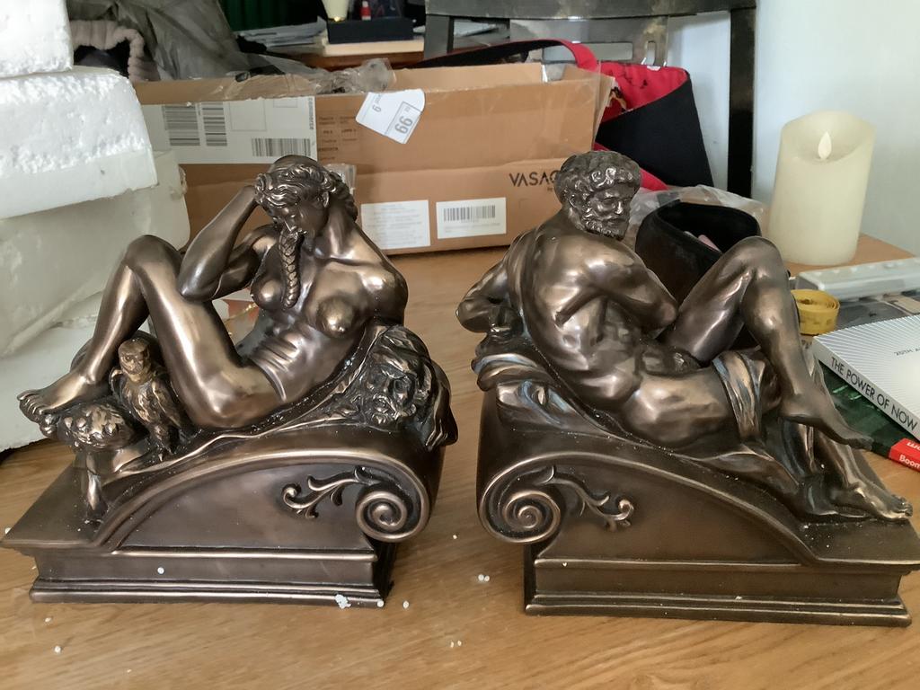 Twe boekensteunen met griekse goden brons kleur, Ophalen of Verzenden