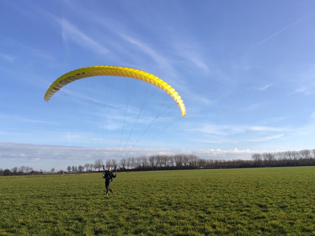 “Klaar om te vliegen?
Meld je aan bij onze vliegschool, Sport en Fitness, Zweefvliegen en Paragliding, Ophalen