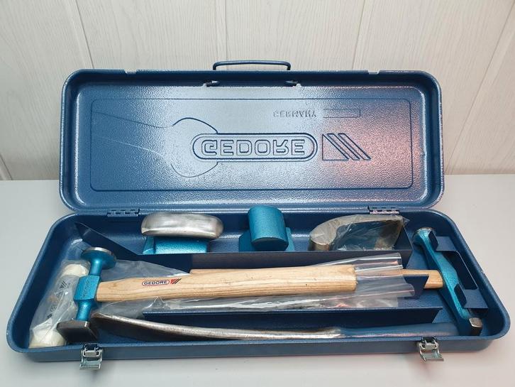 Gedore 7 delige uitdeuk set in metalen koffer ZGAN, Auto diversen, Autogereedschap, Zo goed als nieuw, Ophalen of Verzenden