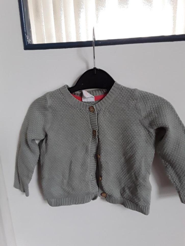 Olijf kleurig vestje maat 68 HEMA, Kinderen en Baby's, Babykleding | Maat 68, Zo goed als nieuw, Jongetje, Truitje of Vestje, Ophalen of Verzenden