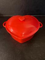 Ovenschaal Cocotte met deksel “Love” hartvormig, Ophalen of Verzenden, Zo goed als nieuw, Overige materialen, Overige typen