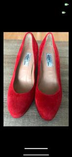 Schoenen dames, Ophalen of Verzenden, Zo goed als nieuw, Rood