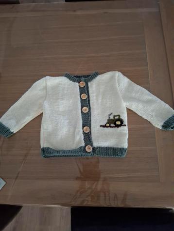 Leuke vestje met tractor beschikbaar voor biedingen