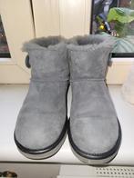 ugg mini bailey button ll grijs 38, Ophalen of Verzenden, Gedragen, Grijs