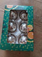 Doosje met 6 zilverkleurige kerstballen, Ophalen of Verzenden, Gebruikt