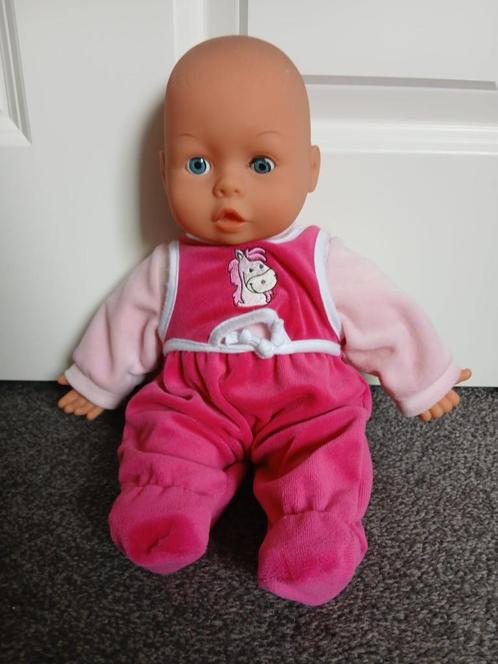 Baby pop van 36 cm met roze pakje, als nieuw!, Kinderen en Baby's, Speelgoed | Poppen, Zo goed als nieuw, Babypop, Ophalen of Verzenden