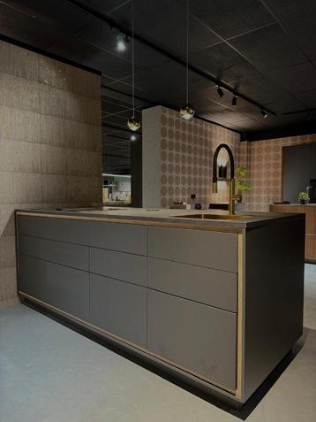 Showroom keuken beschikbaar voor biedingen