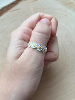 Zilveren ring met madeliefjes - Nieuw!, Sieraden, Tassen en Uiterlijk, Ringen, 18 tot 19, Nieuw, Ophalen of Verzenden, Dame