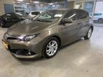 Toyota Auris 1.8 Hybrid Dynamic, Gebruikt, 4 cilinders, Bruin, Bedrijf