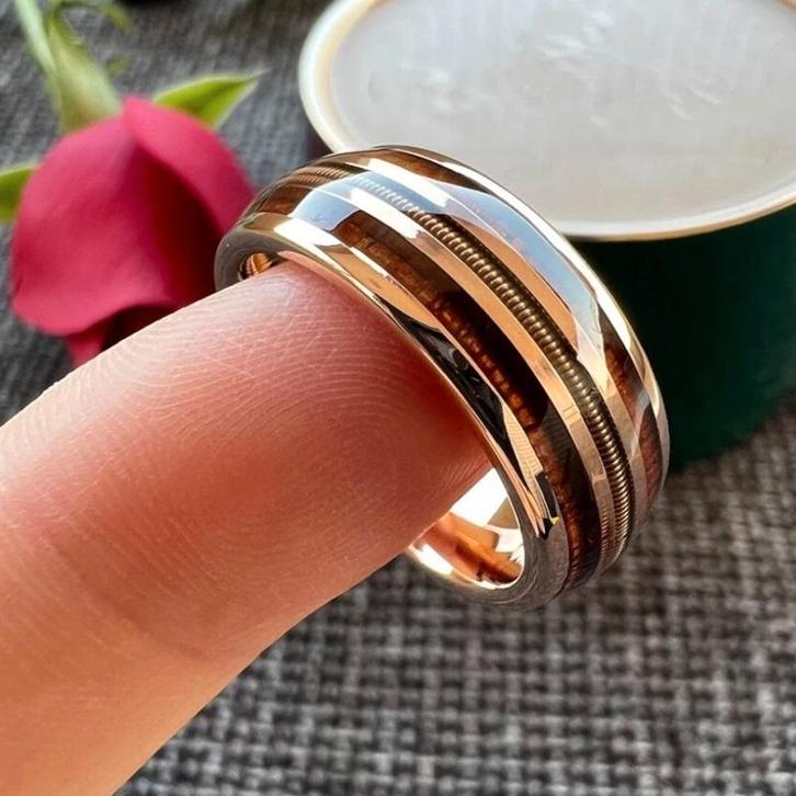 Trouwringen wolfraam 18 karaat rosé goud en hout - Cody, Sieraden, Tassen en Uiterlijk, Ringen, Nieuw, Dame of Heer, Overige kleuren