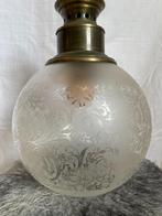 Antieke glazen hanglamp, geëtst bloemmotief (ca. 1950–1970), Antiek en Kunst, Antiek | Glas en Kristal, Ophalen of Verzenden