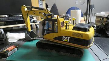 Bruder Magom RC CAT 320 graafmachine hydraulisch beschikbaar voor biedingen