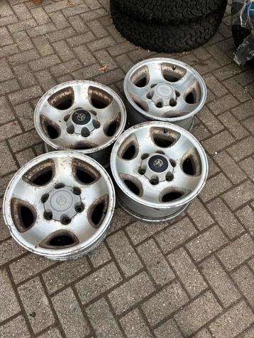4x landcruiser 80 originele alu velgen met dikke moeren. 600 beschikbaar voor biedingen