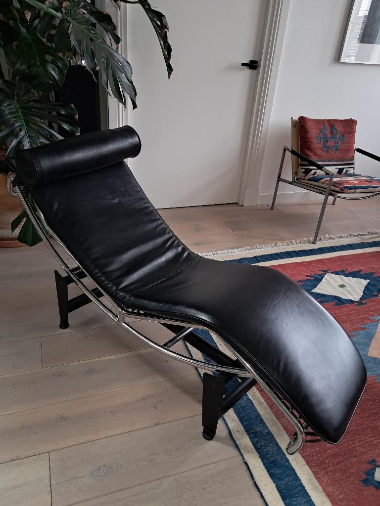 Originele Corbusier Chaise Longue, Ophalen, Eenpersoons, Zwart modern leder, Zo goed als nieuw