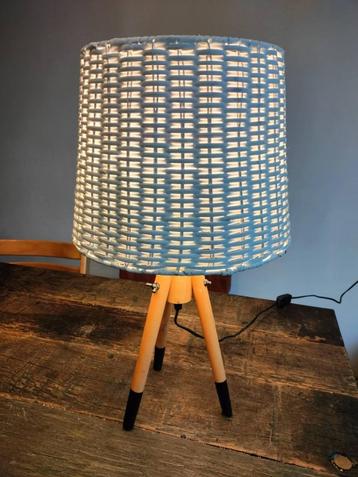 Tafellamp beschikbaar voor biedingen