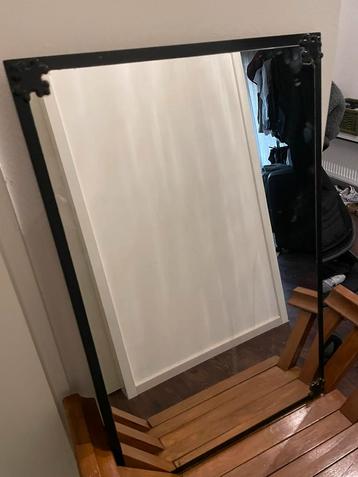 Mooie zware spiegel 73x48cm beschikbaar voor biedingen