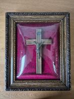 Jezus aan het kruis ingelijst, Ophalen of Verzenden, Gebruikt, Beeld(je), Christendom | Katholiek