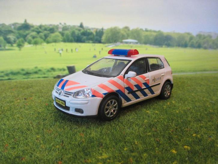 1/36 Volkswagen Golf V 5 deurs - Welly Politie, Hobby en Vrije tijd, Modelauto's | 1:32, Gebruikt, Auto, Overige merken, Ophalen of Verzenden