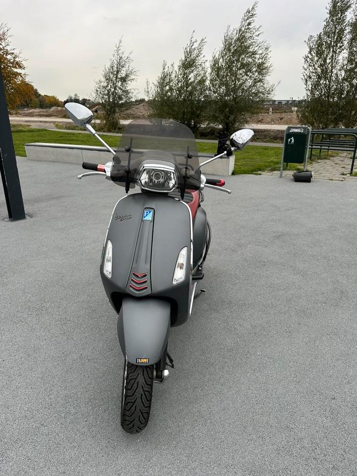 Vespa sprint 2015, Fietsen en Brommers, Scooters | Vespa, Zo goed als nieuw, Vespa S, Maximaal 45 km/u, Benzine, Ophalen