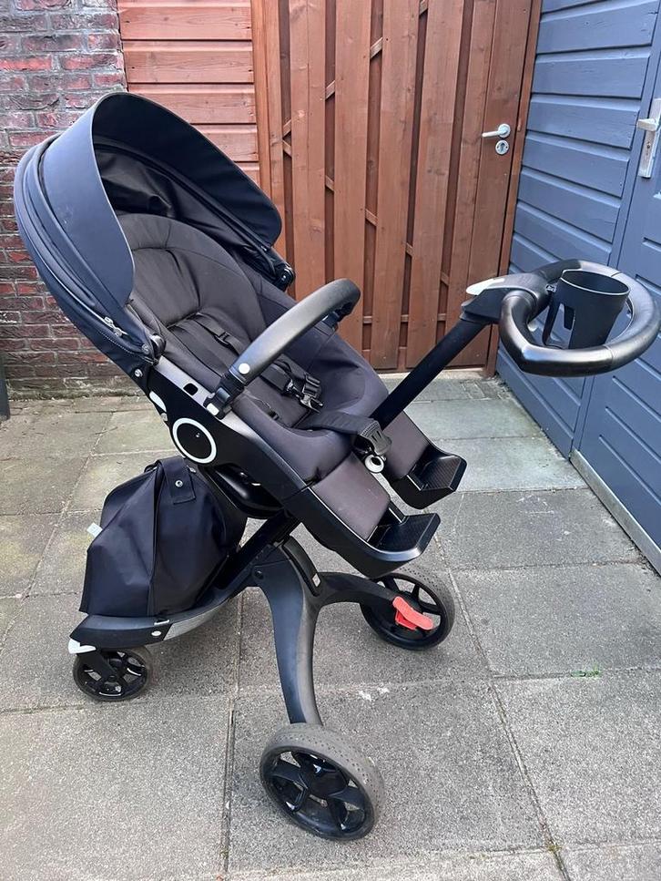 Stokke Xplory v6 incl Adapter multi/maxi cosi en bekerhouder, Kinderen en Baby's, Kinderwagens en Combinaties, Zo goed als nieuw