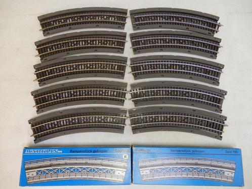 10 Märklin brugdelen 7569 + 10 K rails 2231, Hobby en Vrije tijd, Modeltreinen | H0, Gebruikt, Brug, Tunnel of Gebouw, Wisselstroom