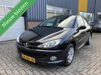 Peugeot 206 1.4 Forever NIEUWE KOPPELING!, Voorwielaandrijving, 4 cilinders, Zwart, Origineel Nederlands