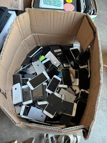 Partij Telefoons, laptops en tablets beschikbaar voor biedingen