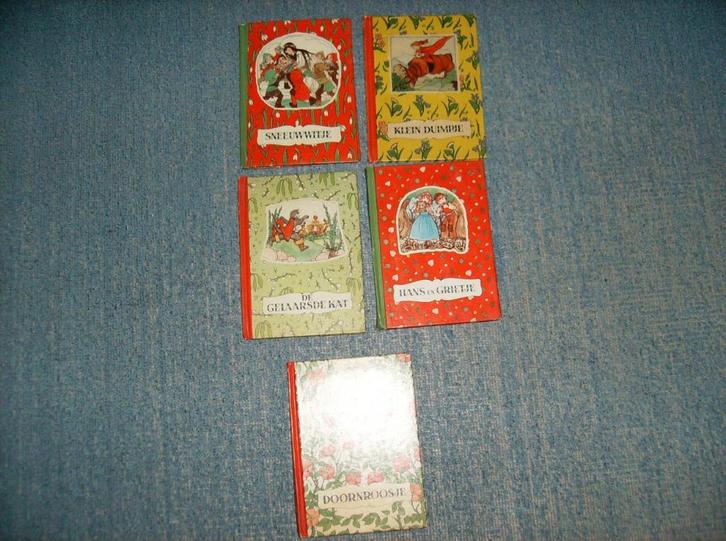 RIE CRAMER ILLUSTREERDE DEZE 5 OUDE SPROOKJES BOEKJES, Antiek en Kunst, Antiek | Boeken en Bijbels, Ophalen of Verzenden